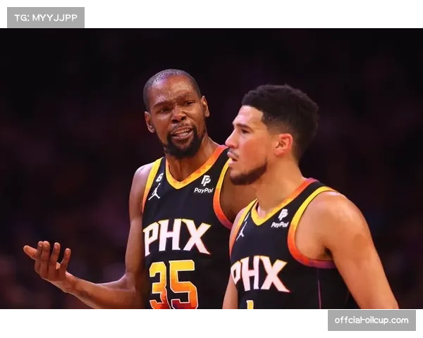 布克因腿筋紧张出战成疑，太阳季后赛首轮前景存疑